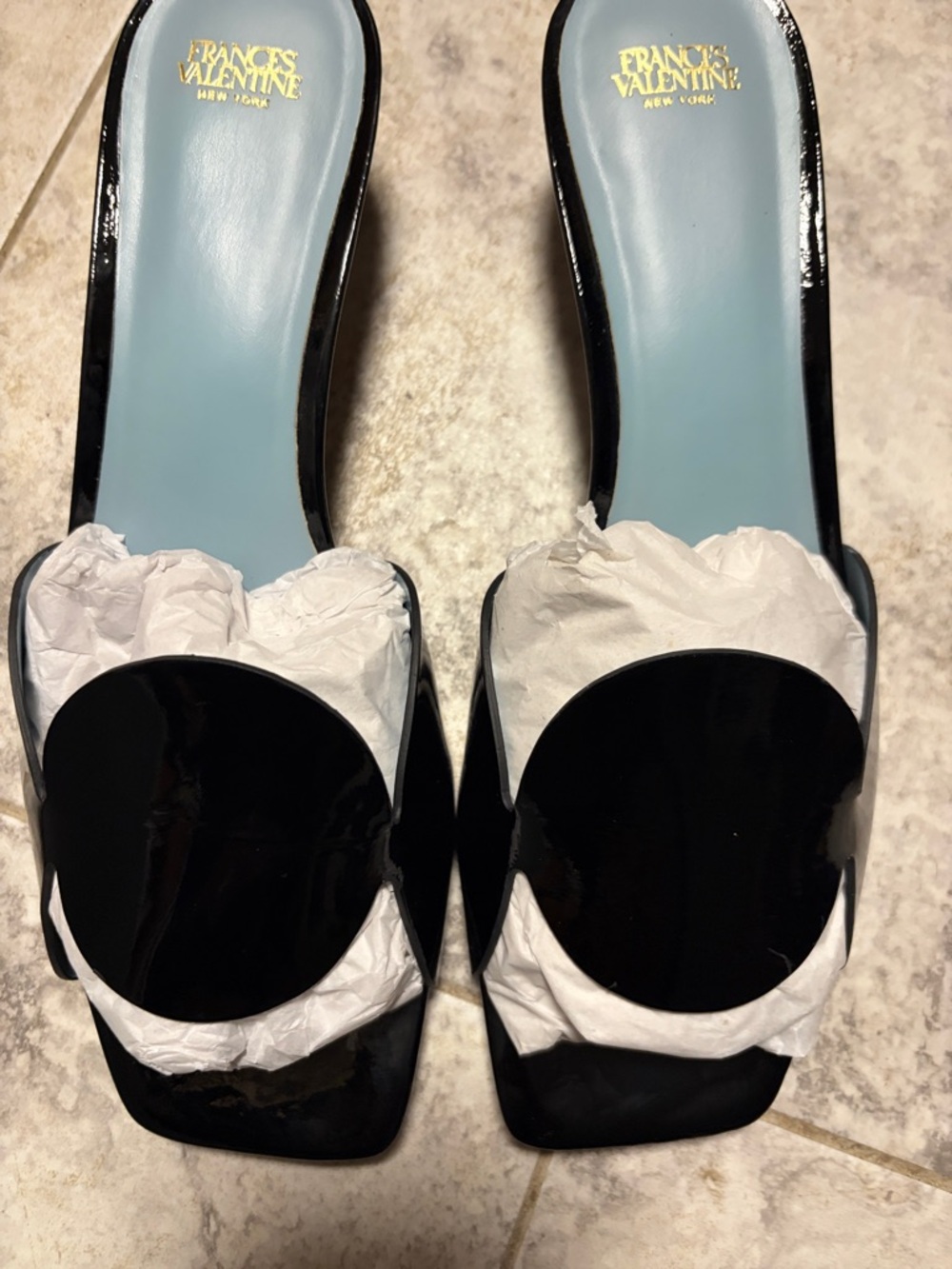 France’s Valentine Black Patent Slide Sandals with Circular Accent - NWT 10 - Picture 4 of 5